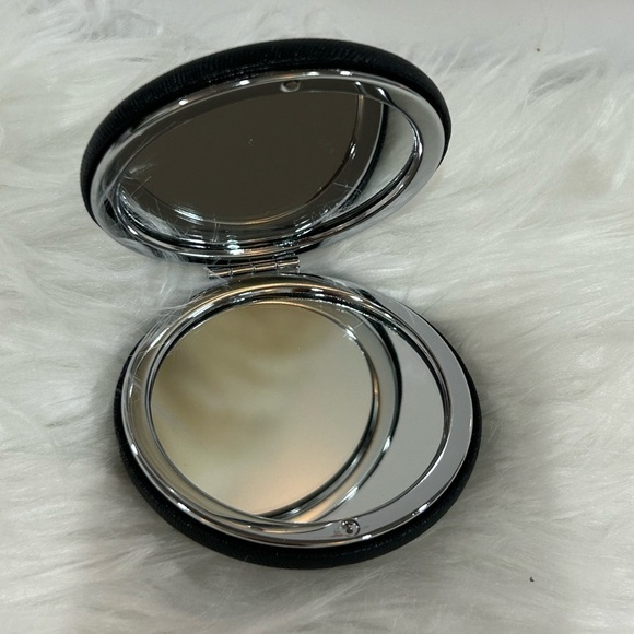 Black Compact Mirror with bee New - Picture 2 of 4